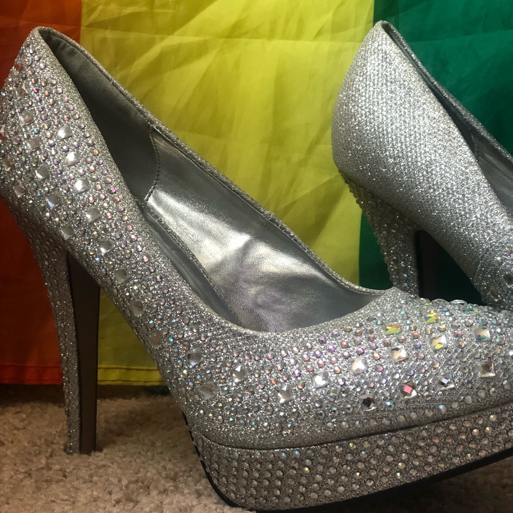 Valenti Franco rhinestone heel - Picture 2 of 5